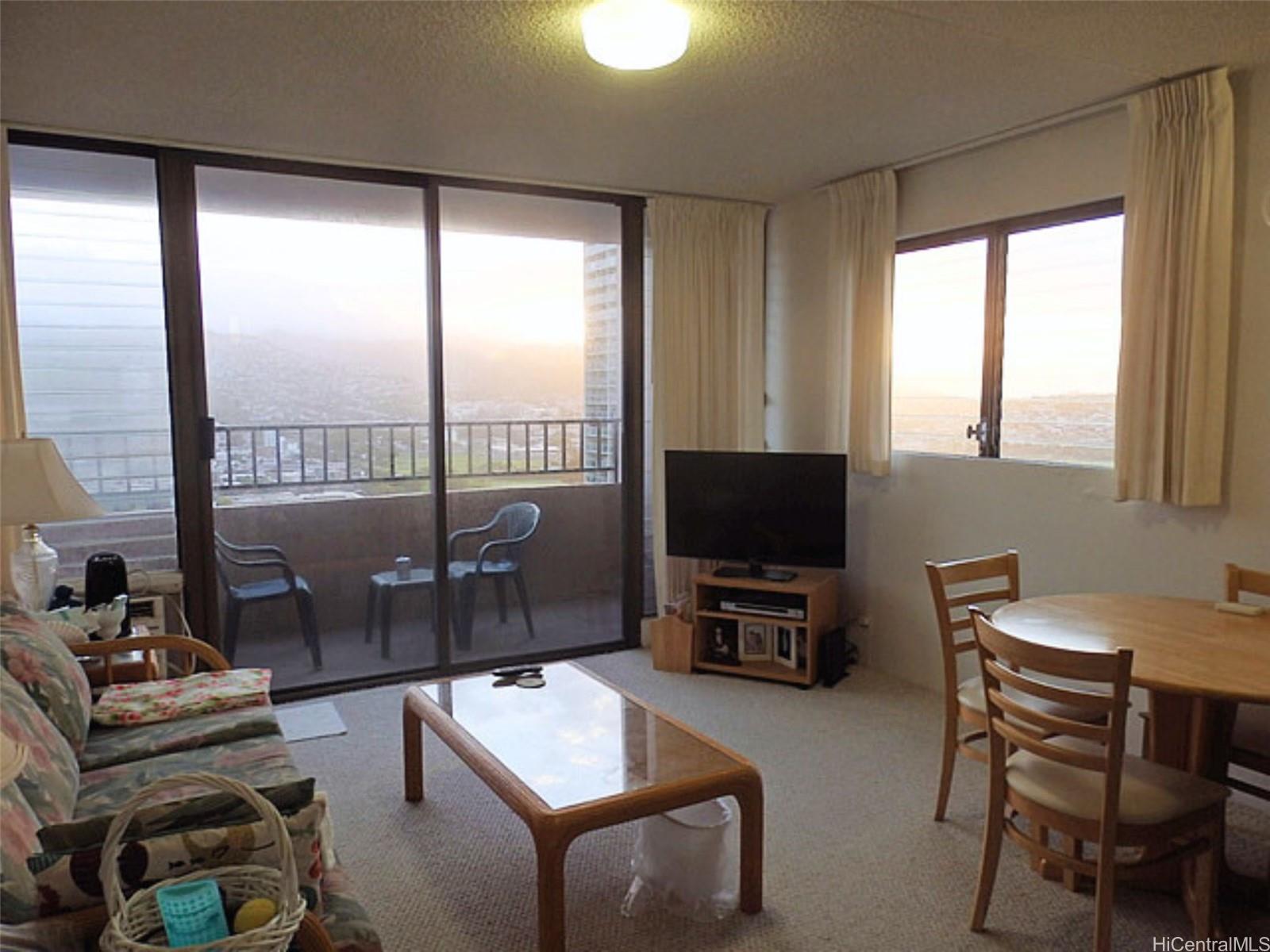 2240 Kuhio Avenue #2405, Honolulu, HI 96815