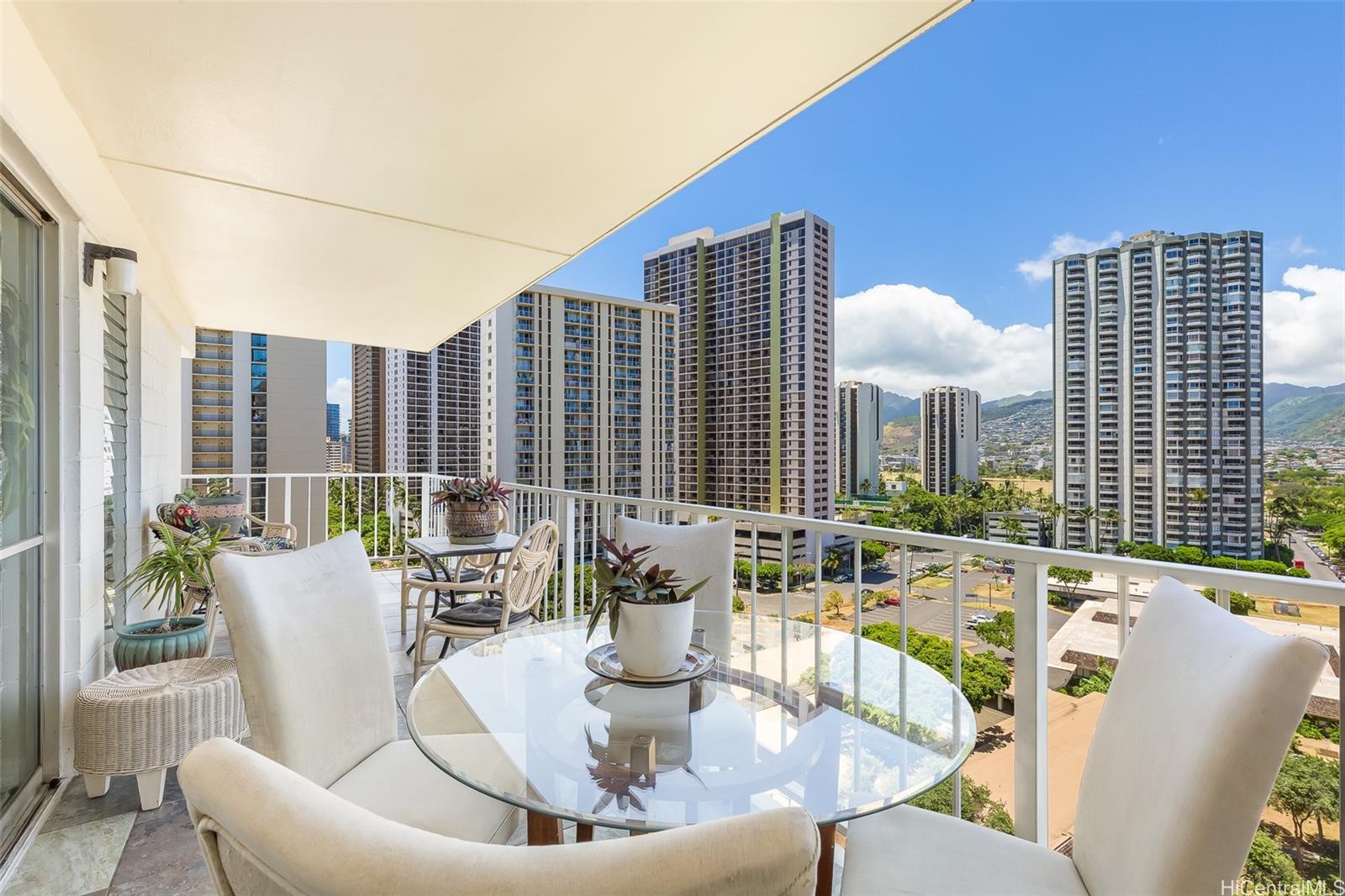 2575 Kuhio Avenue #1402, Honolulu, HI 96815