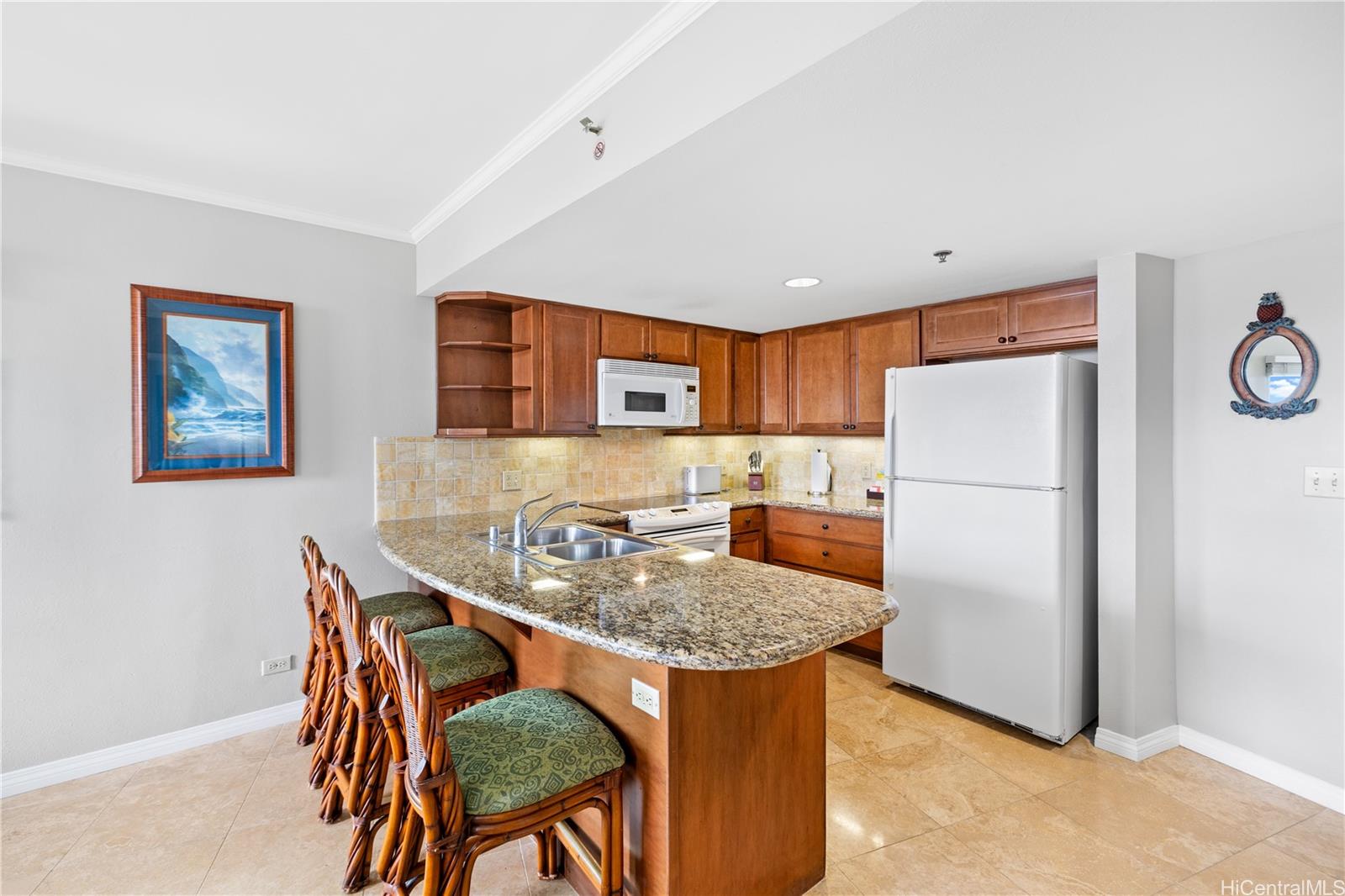 2045 Kalakaua Avenue #1607, Honolulu, HI 96815