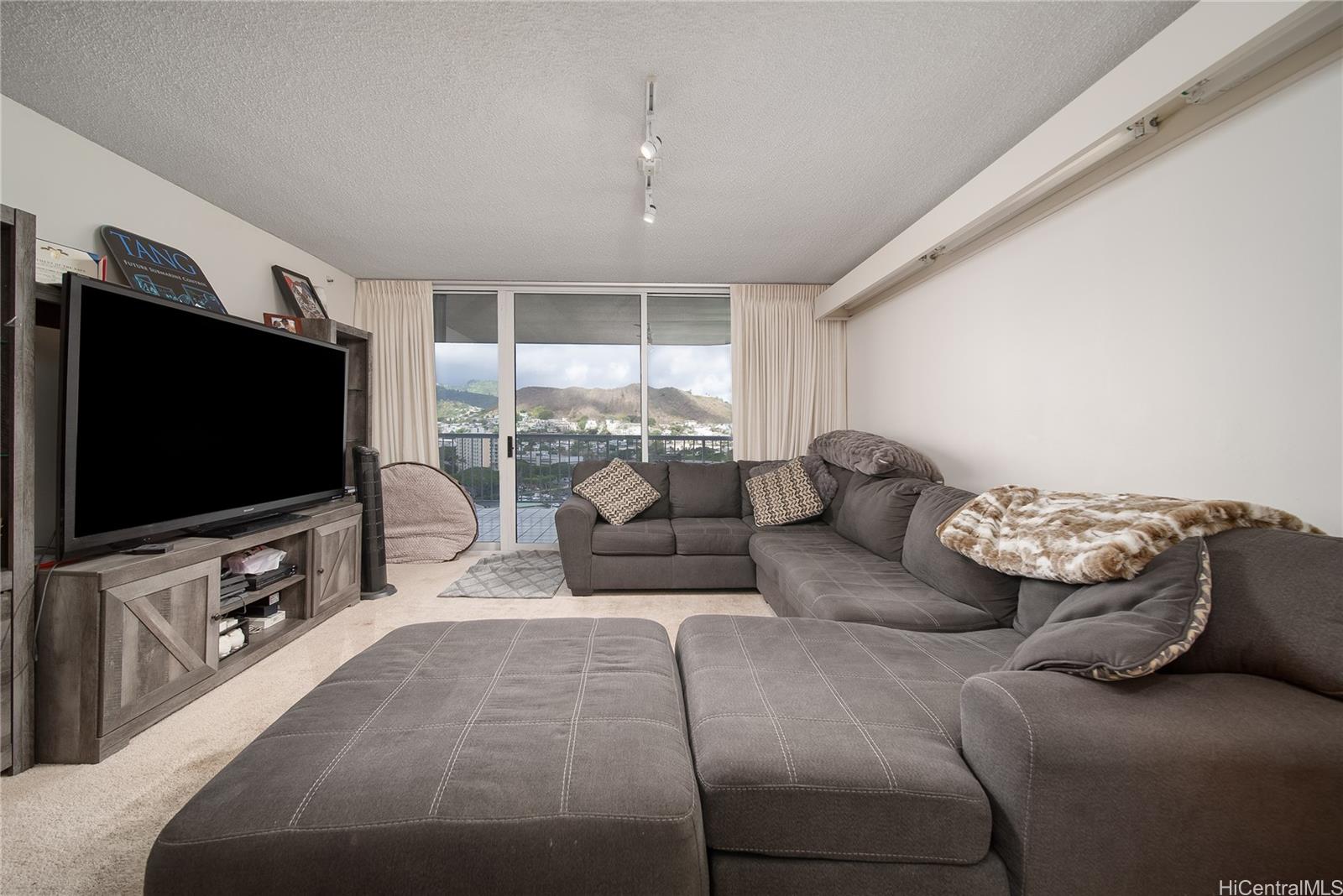 1212 Nuuanu Avenue #1710, Honolulu, HI 96817