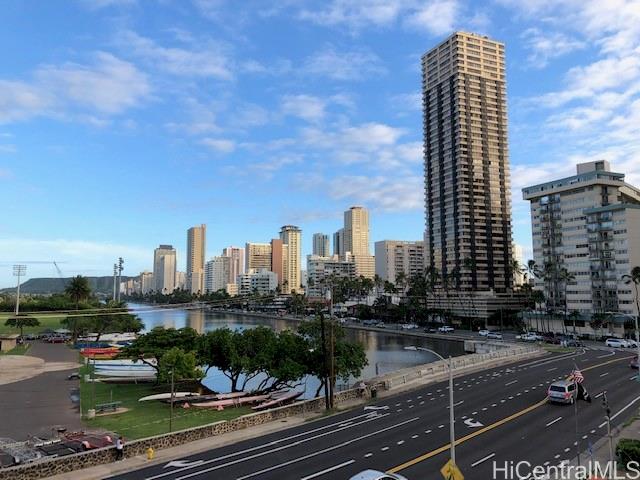 620 Mccully Street #408, Honolulu, HI 96826