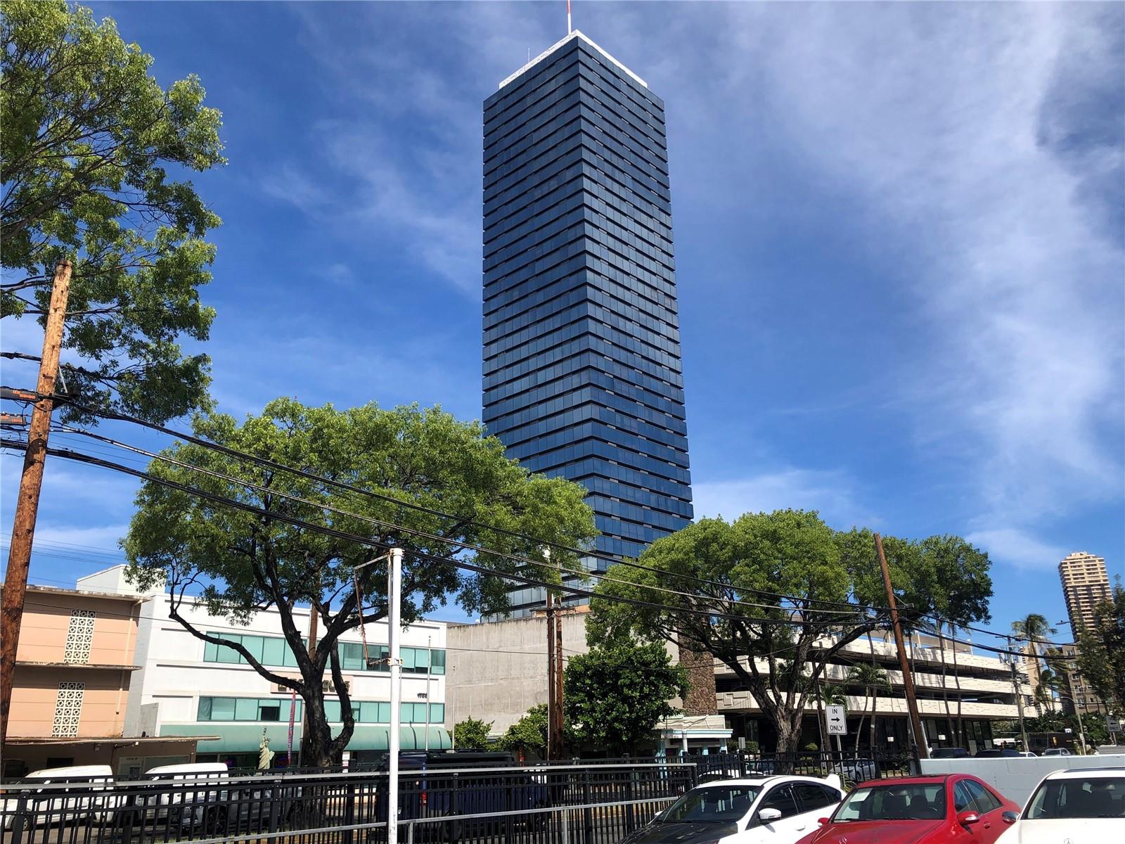 1750 Kalakaua Avenue #607, Honolulu, HI 96826